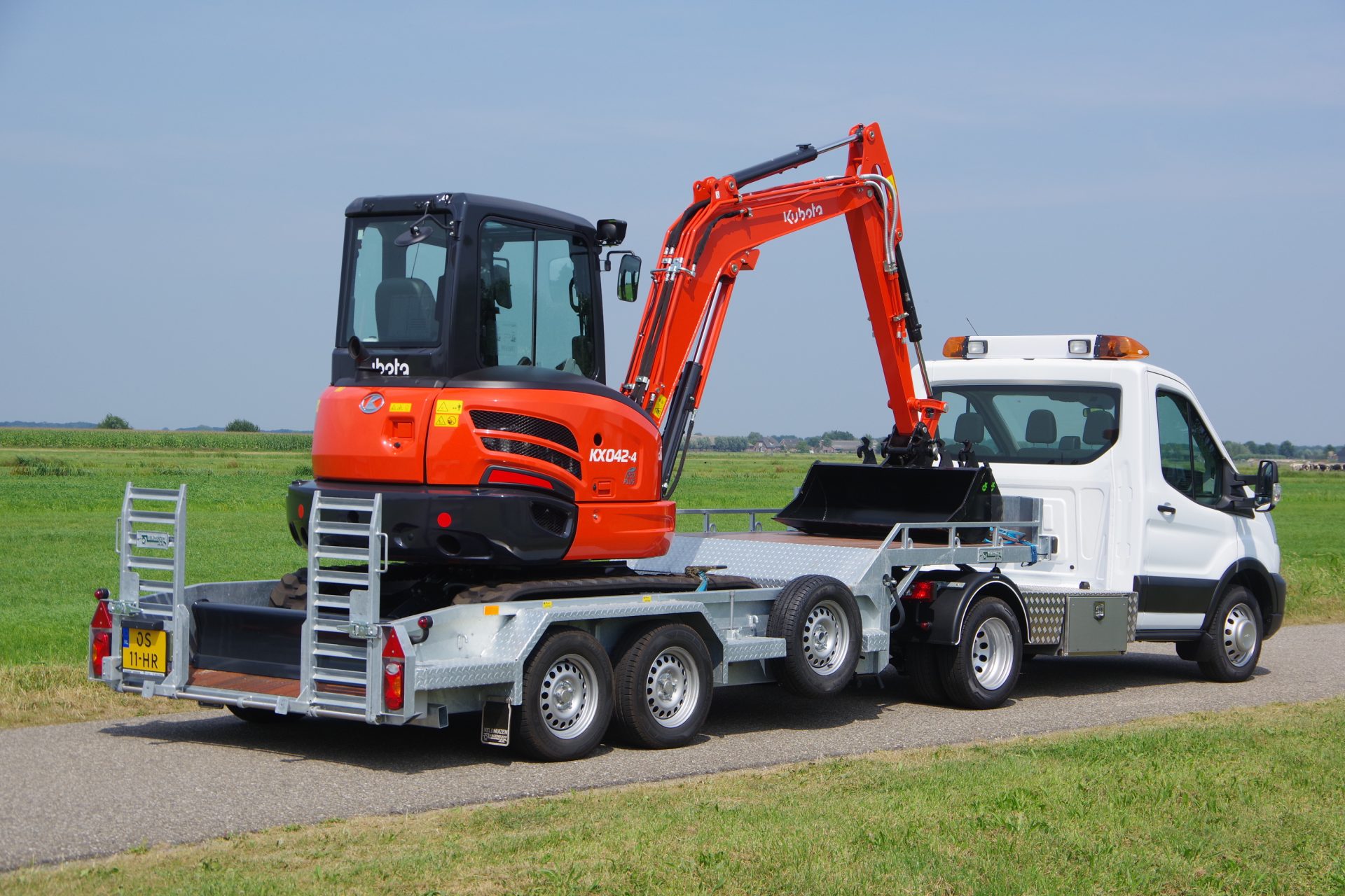 Transit 350 L1 met 3,6m Dieplader en Kubota KX 42-3 ra 1