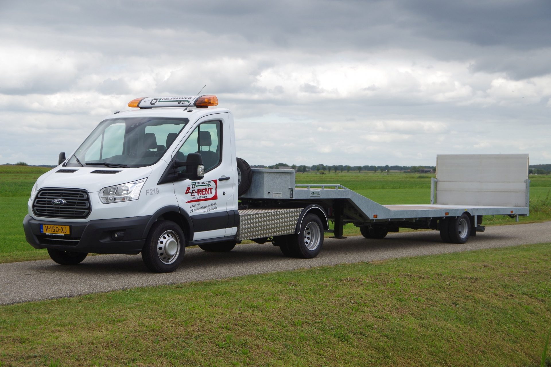 Transit met 8,5m 5T knikesemi hoog lv 2