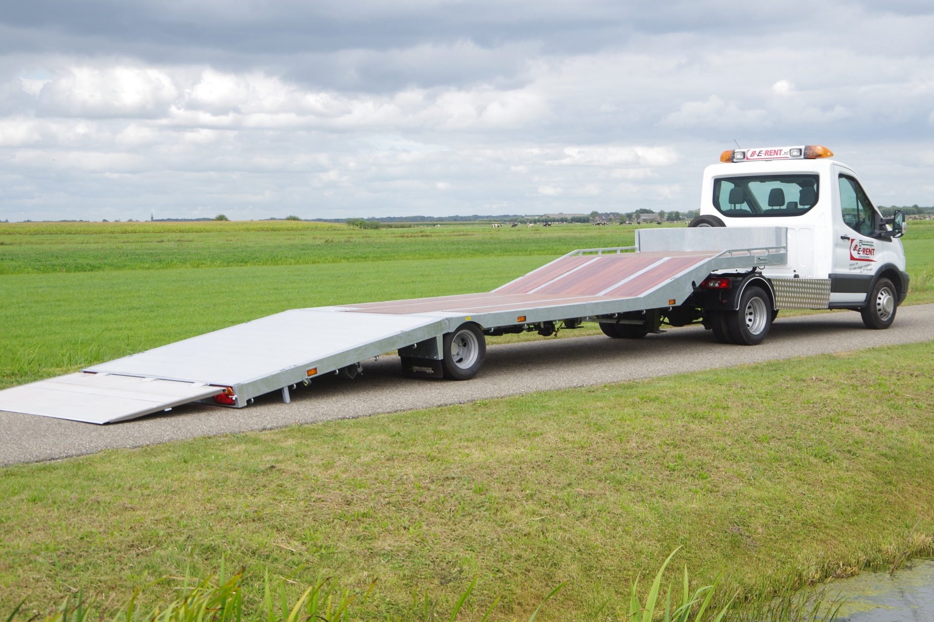 Transit met 8,5m 5T knikesemi ra 4