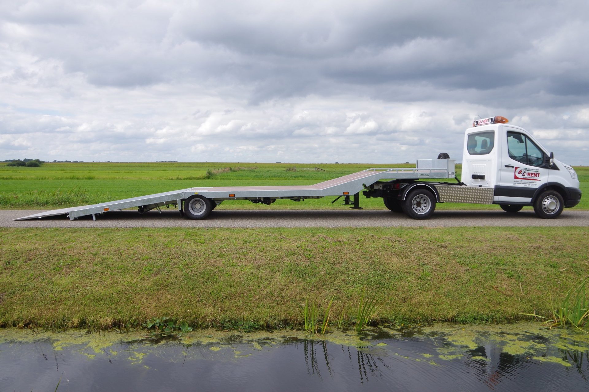 Transit met 8,5m 5T knikesemi rz