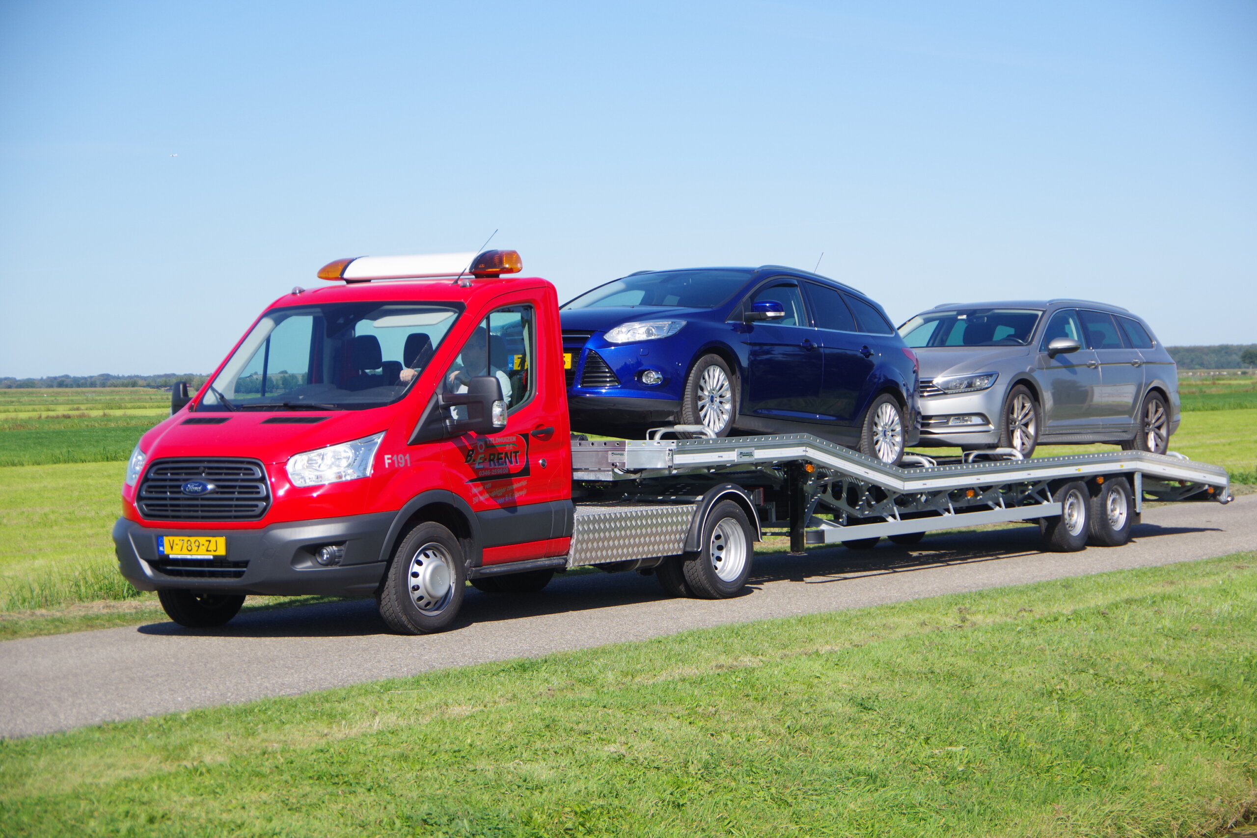 Transit met Auto oplegger Light beladen lv 1