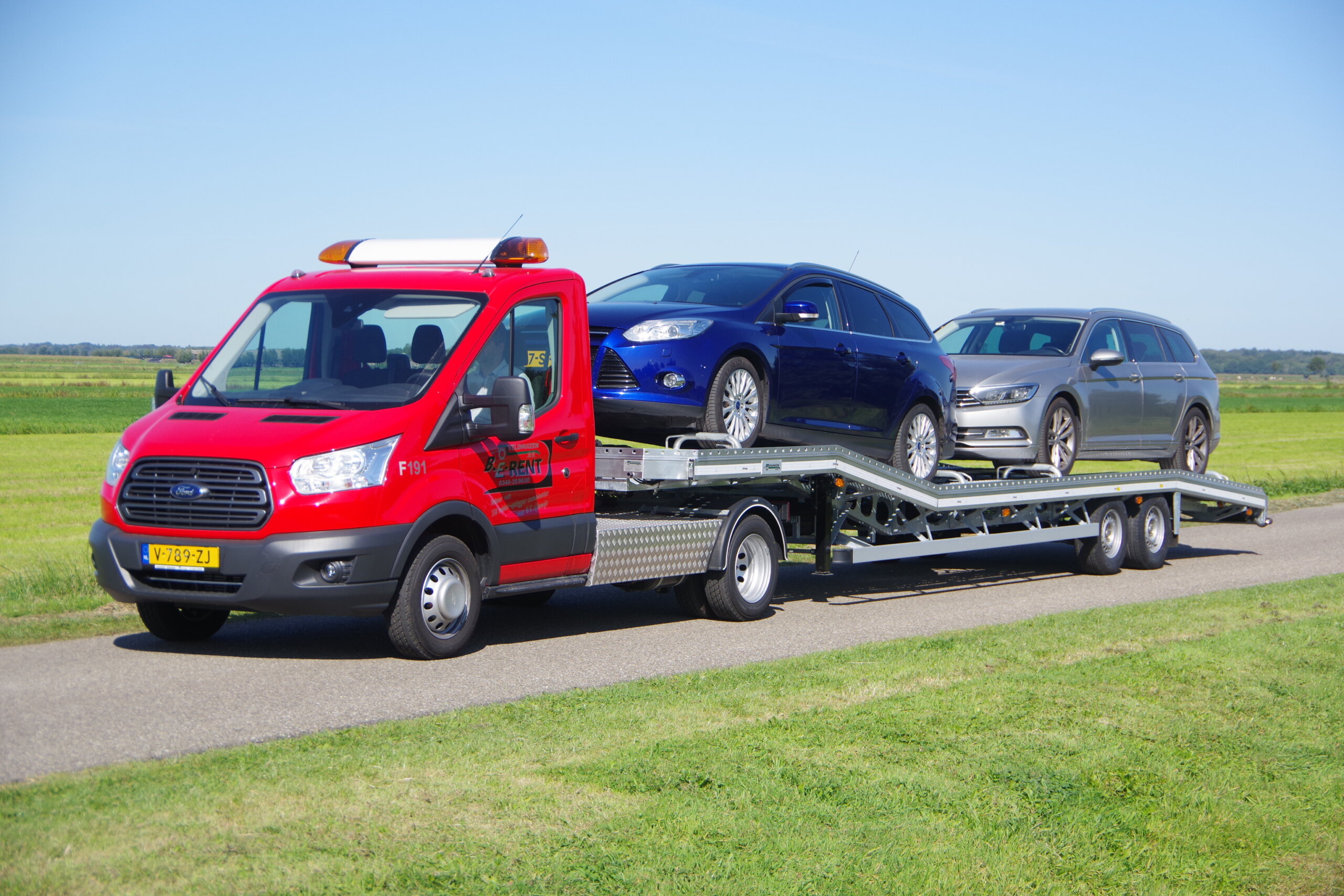 Transit met Auto oplegger Light beladen lv 2