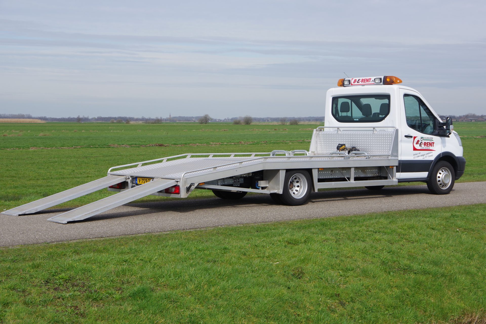 Transit oprijauto V-759-TF rijgoten open 2