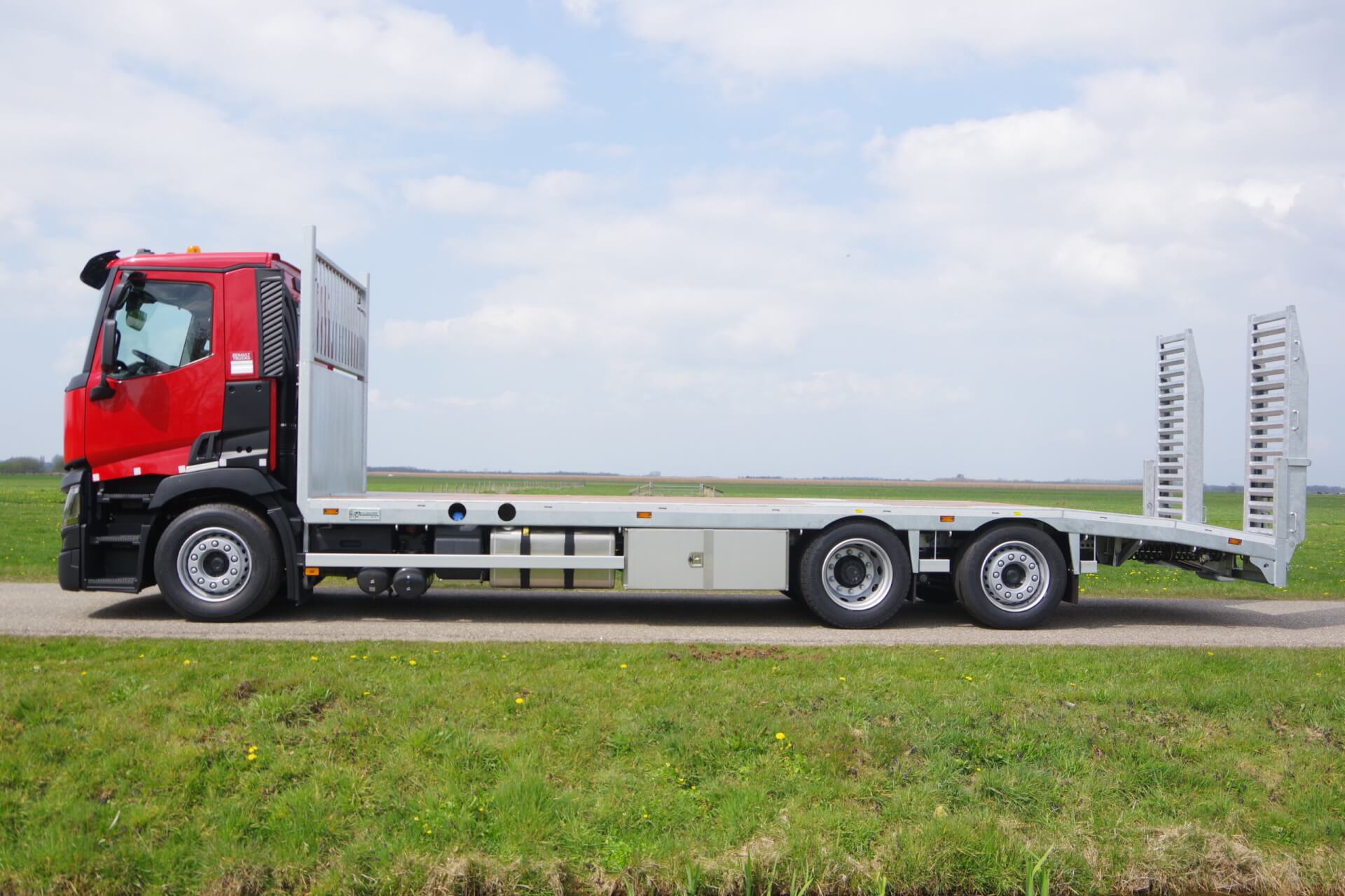 Veldhuizen-RENAULT oprijwagen 29-82 lz 2