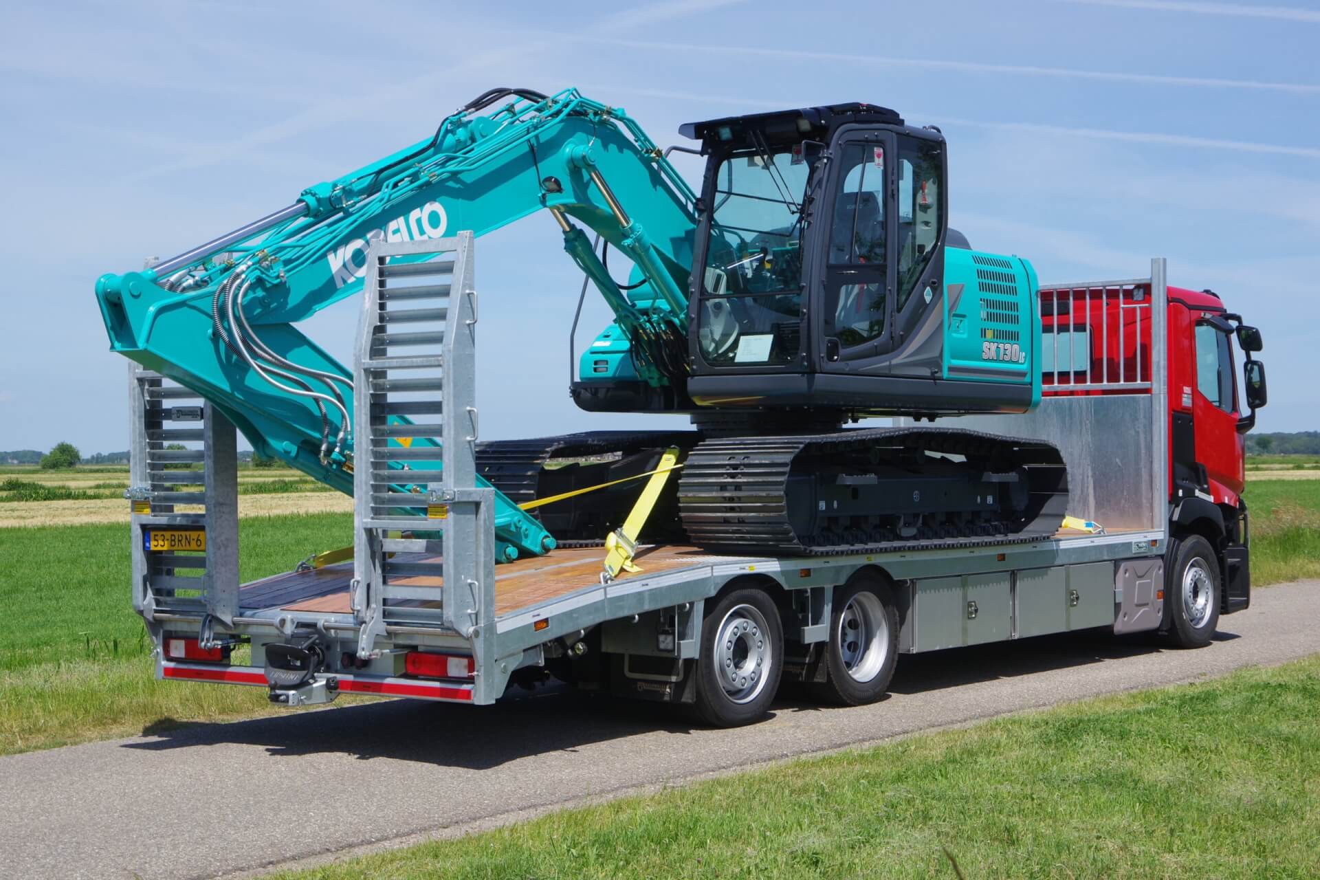 VELDHUIZEN-RENAULT-Oprijwagen Kobelco SK130 ra3