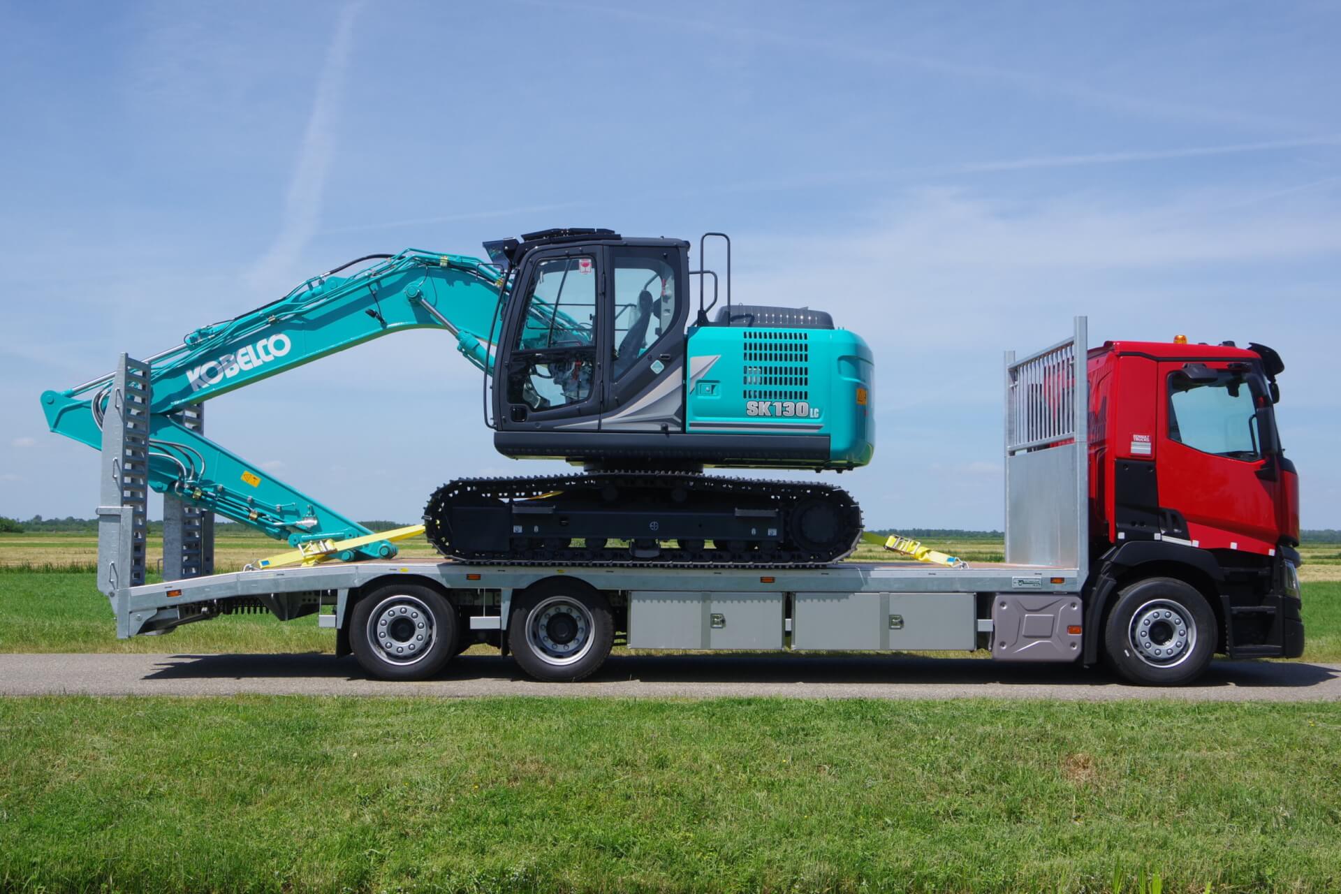 VELDHUIZEN-RENAULT-Oprijwagen Kobelco SK130 rz1