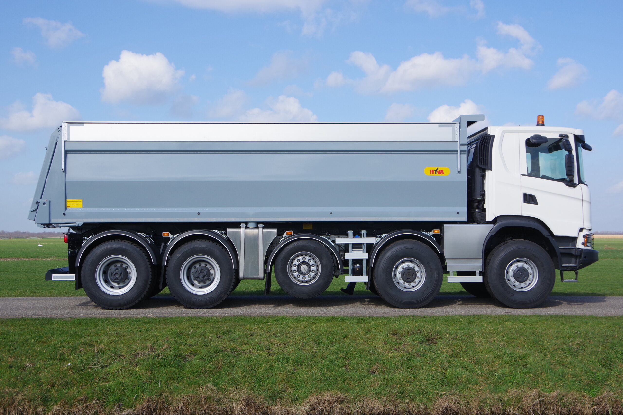 Veldhuizen-Scania-10x8 Hyva-Kipper rz