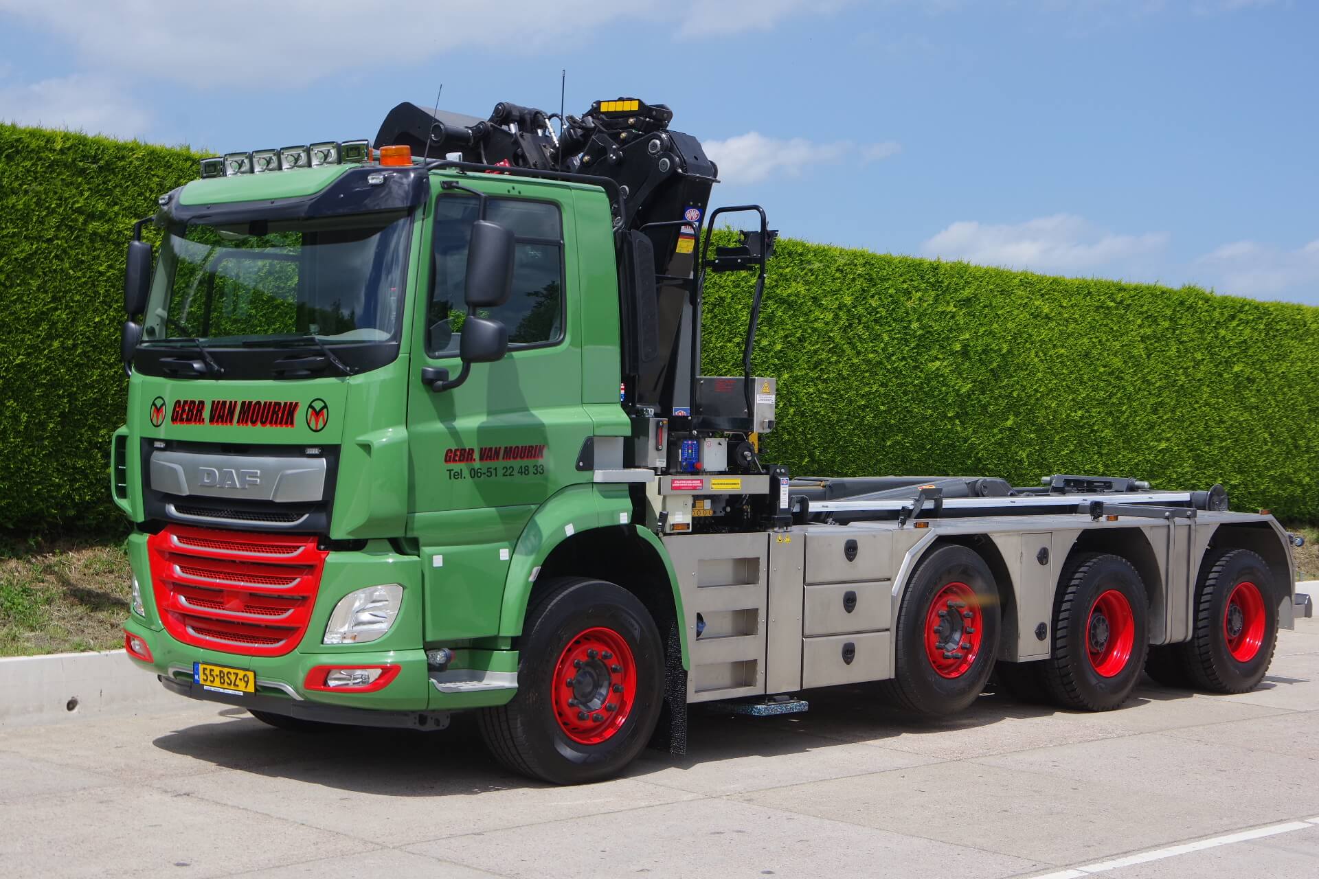 VELDHUIZEN_DAF-8x4-Wide-spread v Mourik lv 2