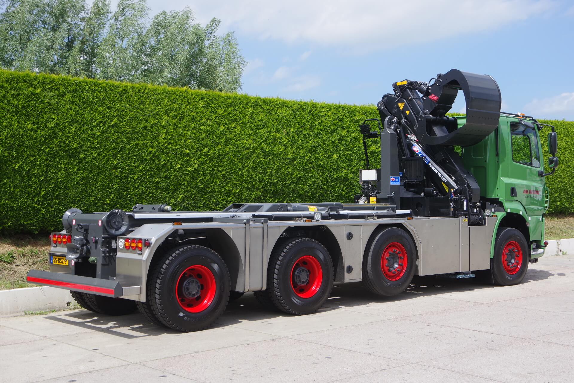 VELDHUIZEN_DAF-8x4-Wide-spread v Mourik ra