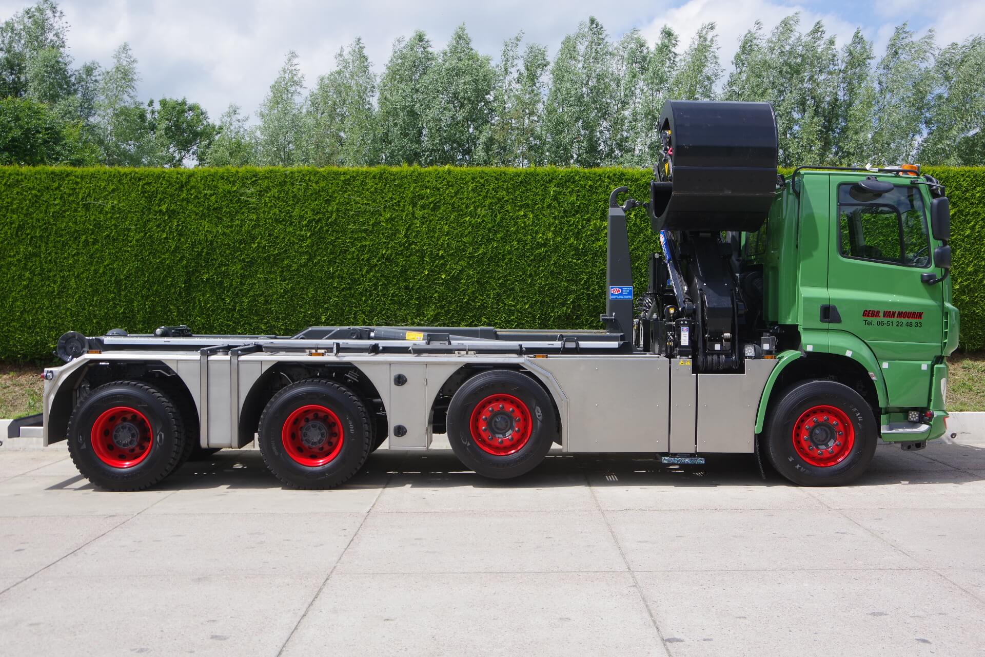 VELDHUIZEN_DAF-8x4-Wide-spread v Mourik rz