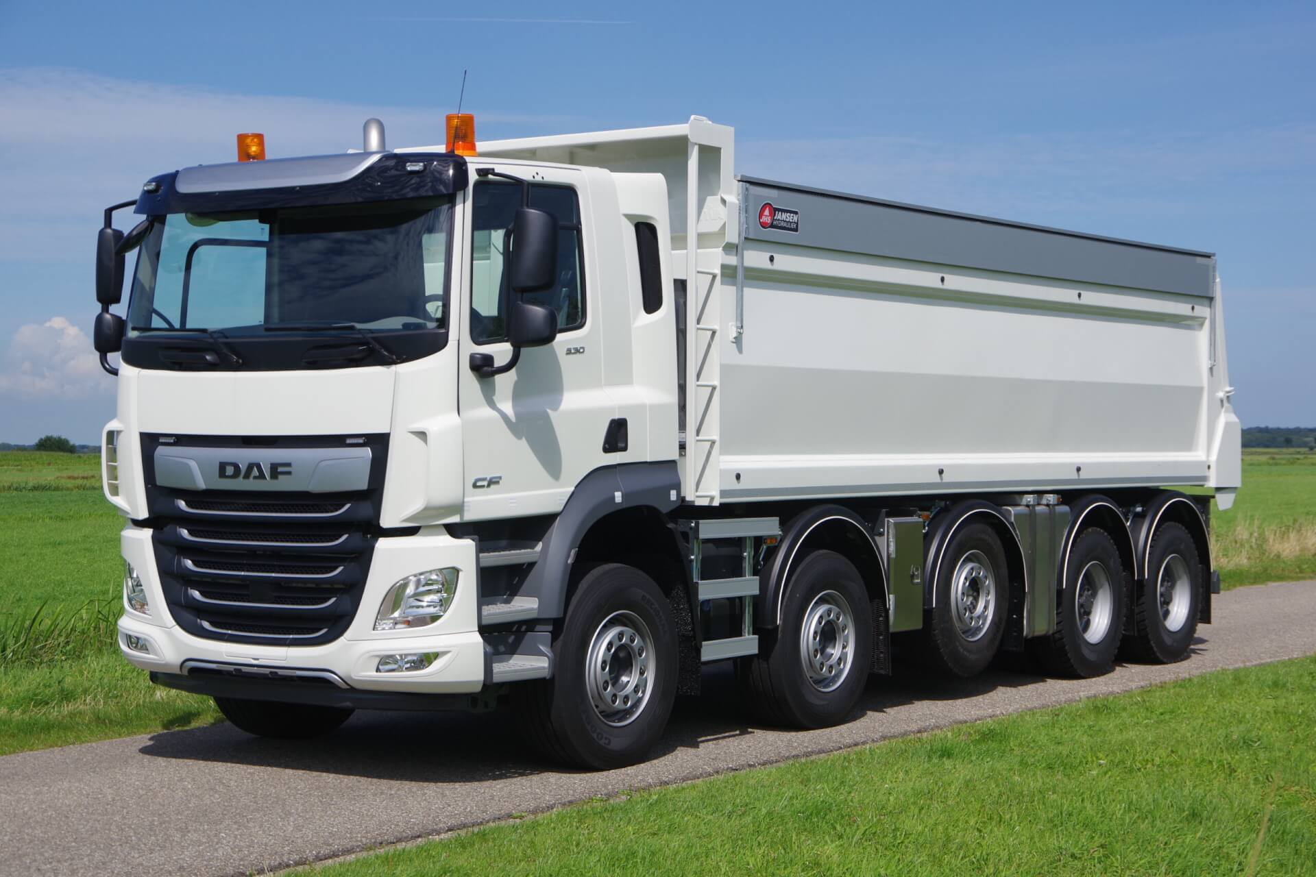VELDHUIZEN_DAF_10X4_HYVA_Tipper lv 5