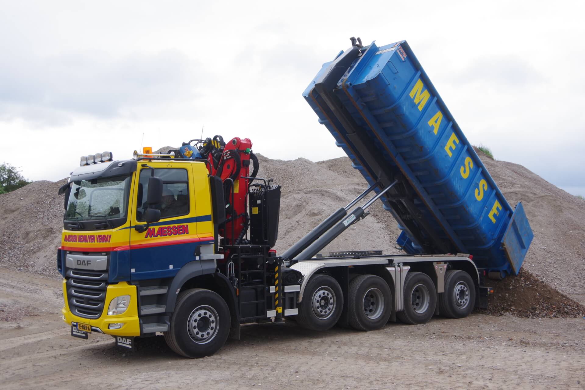 VELDHUIZEN_DAF_Maessen_Palfinger_Kraan VDL haak kippen 3