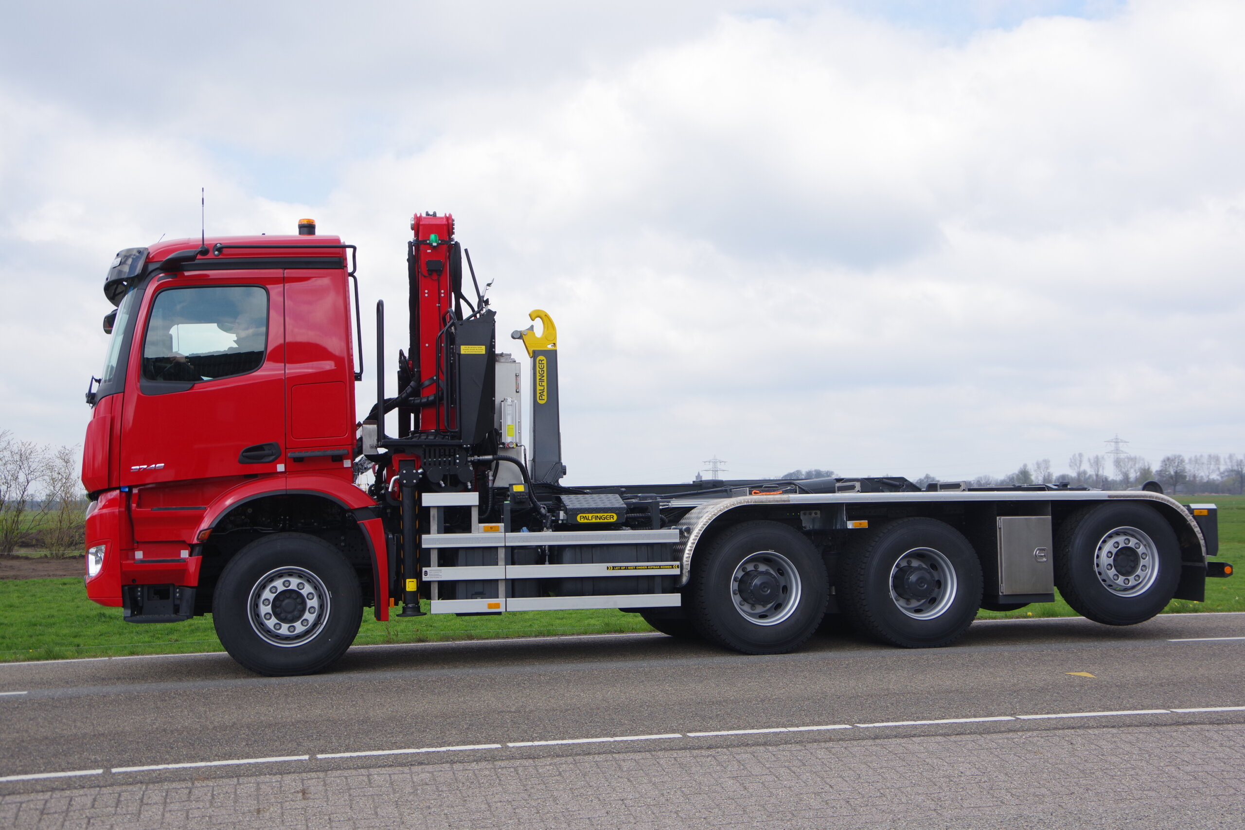 VELDHUIZEN_MERCEDES-H4A 3946 lz