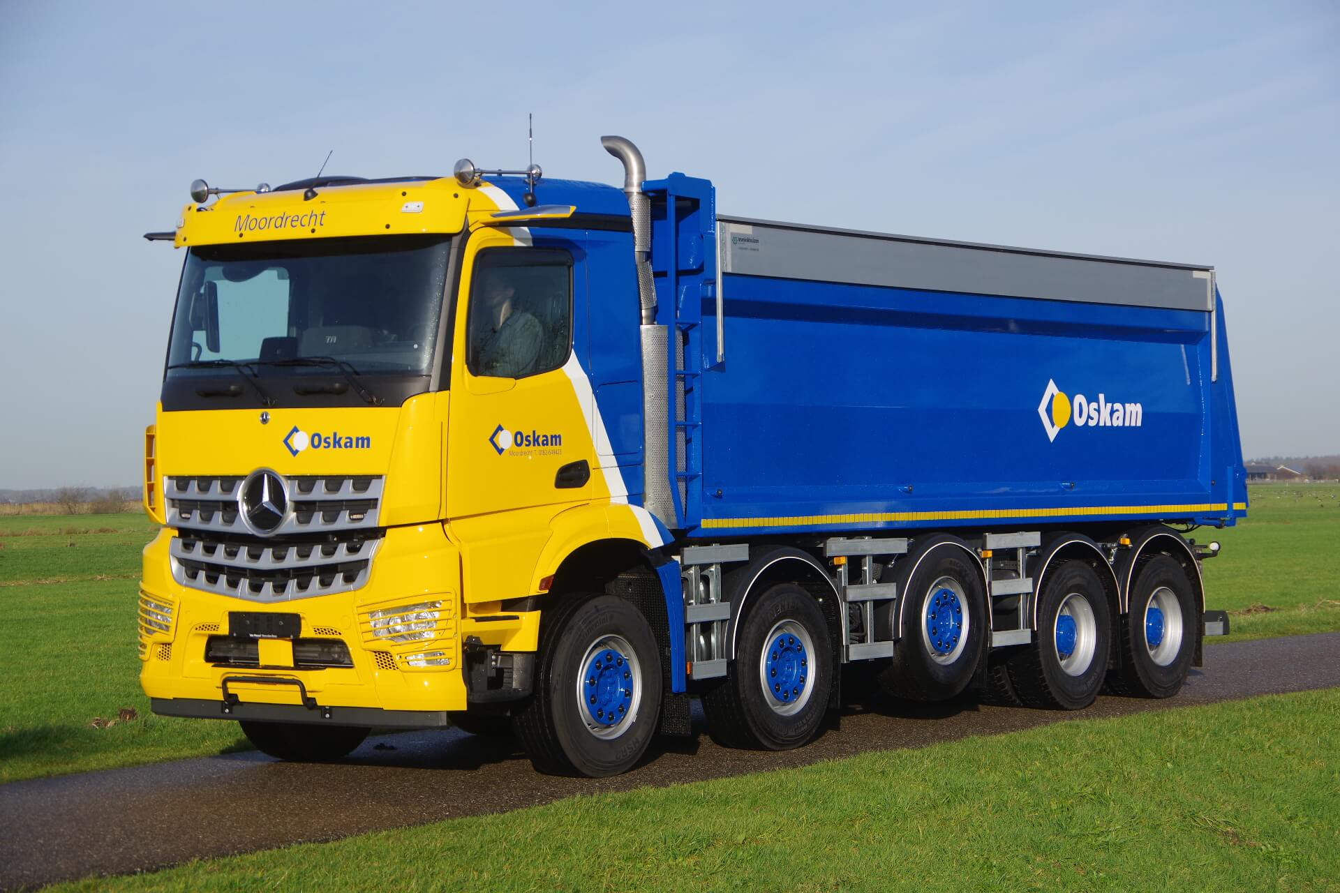 VELDHUIZEN_MERCEDES_10x4 Oskam lv 1