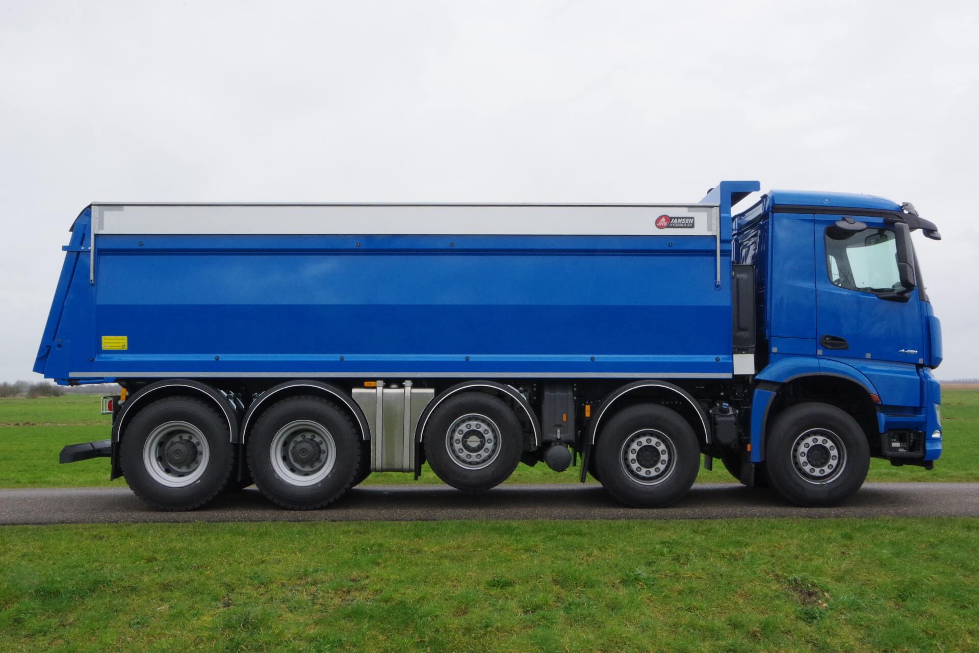 VELDHUIZEN_MERCEDES_10x4_24'' v Berkel rz