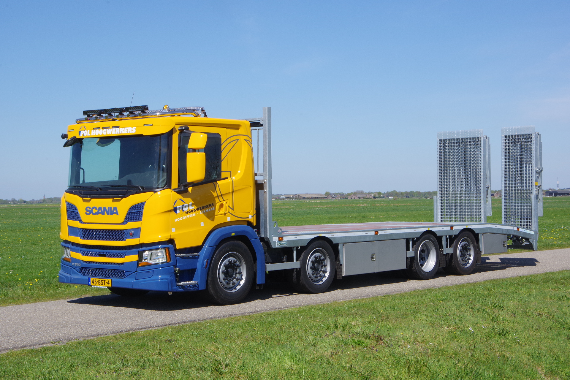 Veldhuizen_SCANIA_8x2_Oprijwagen fa Pol lv 1