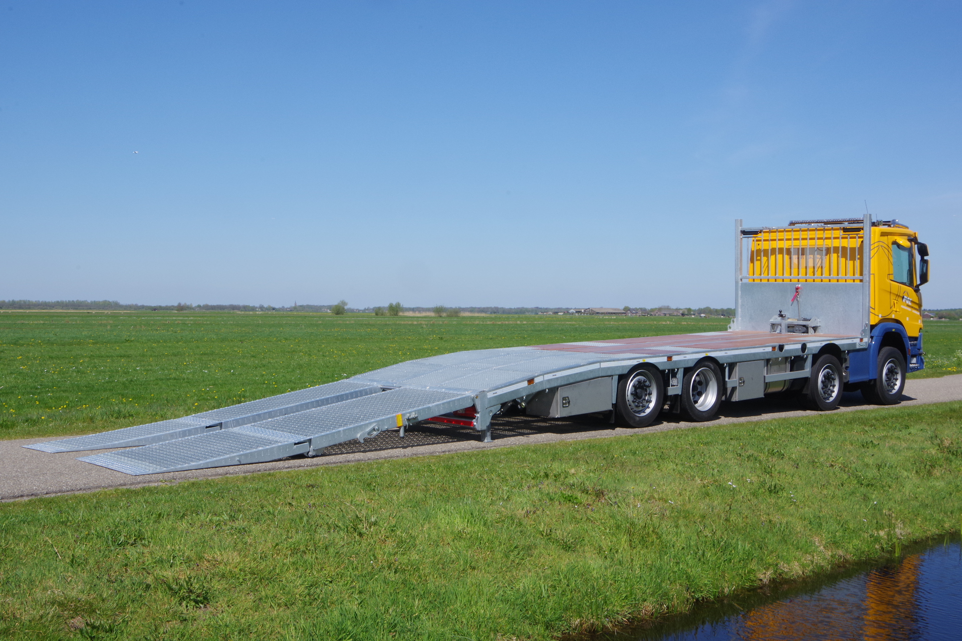 Veldhuizen_SCANIA_8x2_Oprijwagen klep open 2