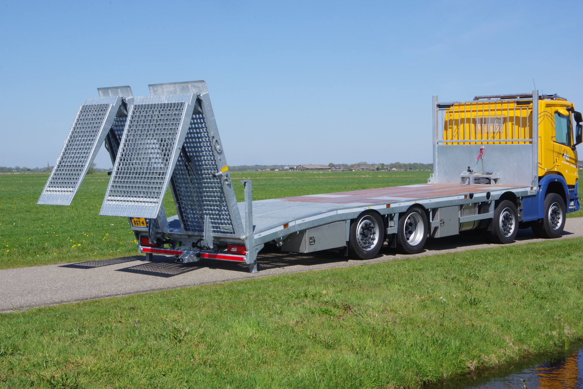 Veldhuizen_SCANIA_8x2_Oprijwagen klep openen 2
