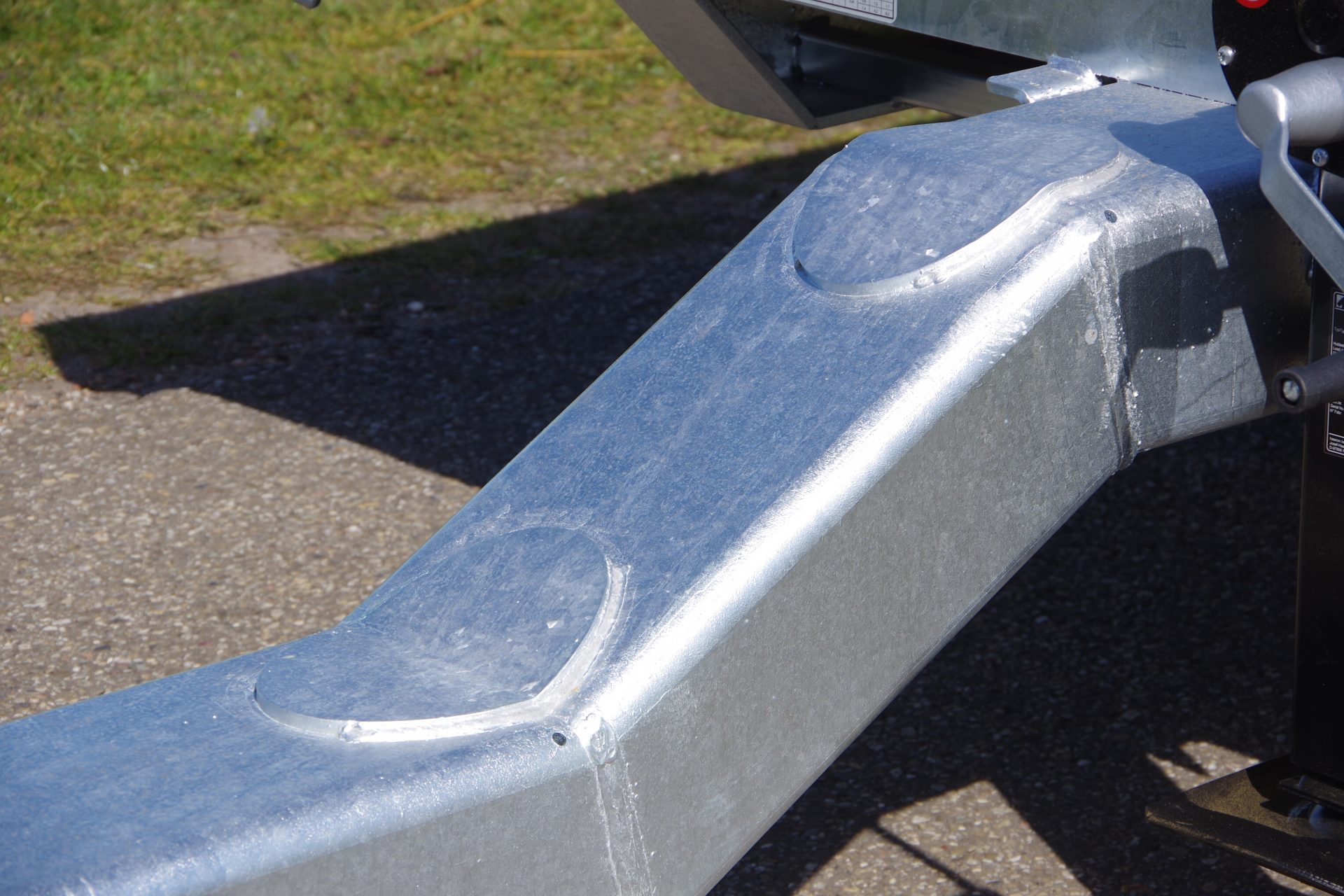 Versterking plaaten op dissel