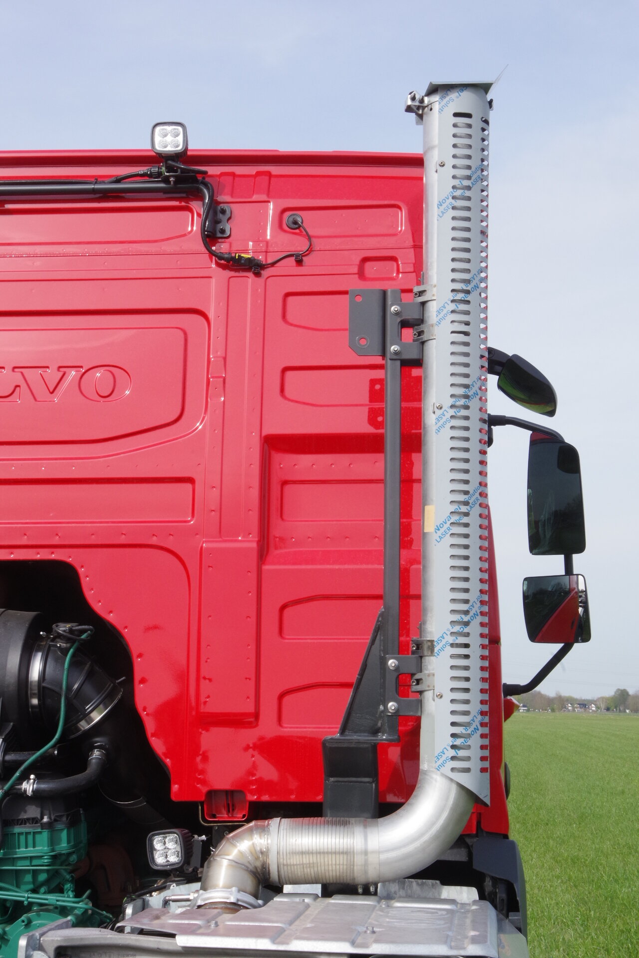 VOLVO 10x4 FMX Staande uitlaat aa