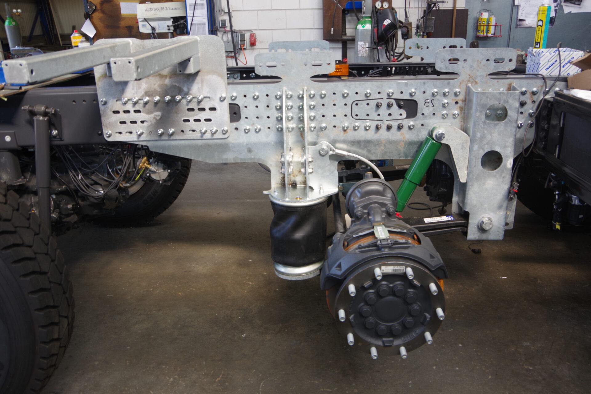 XT 8x8 Montagebok met 5e as rz